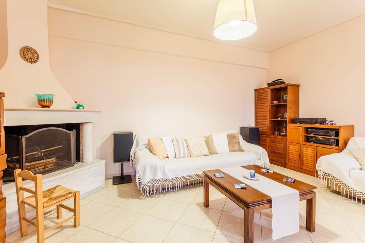 Spacious Urban Haven-Family Home, Perfect Location Kalamata Ngoại thất bức ảnh