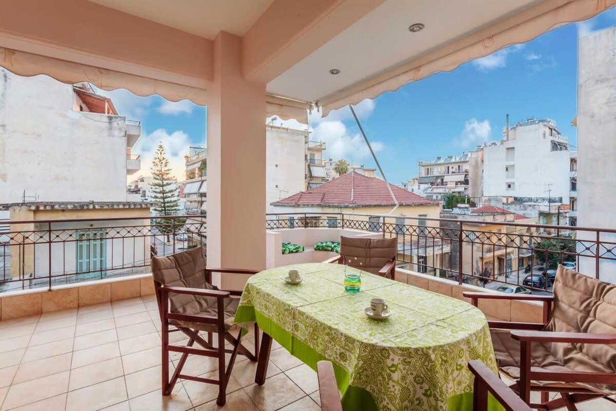 Spacious Urban Haven-Family Home, Perfect Location Kalamata Ngoại thất bức ảnh